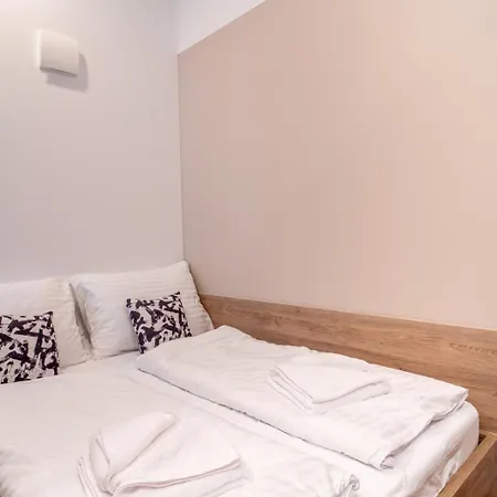 Patronka - Stylish With A Divided Sleeping Area * Pozsony
