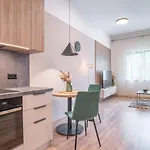 Patronka - Stylish With A Divided Sleeping Area * براتسيلافا