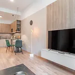 Patronka - Stylish With A Divided Sleeping Area Apartament