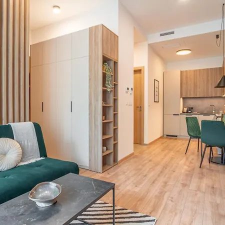 Patronka - Stylish With A Divided Sleeping Area Daire